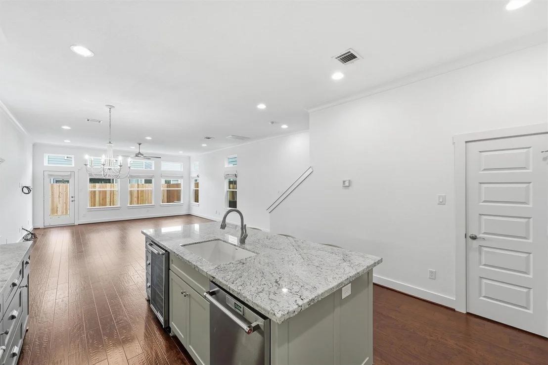 Photo of 5326 Darling Street