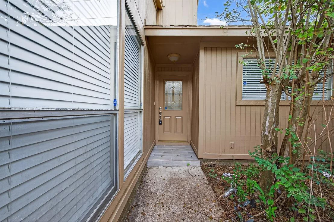 Photo of 5451 Oakhaven Lane