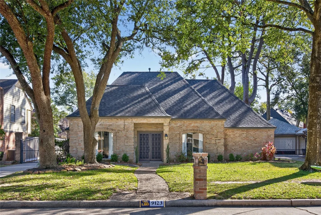 Photo of 9123 Herts Road