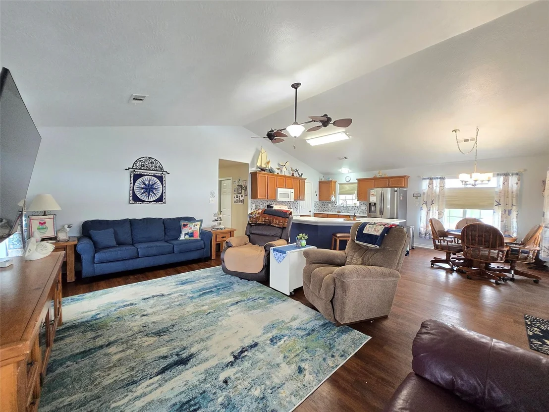 Photo of 16 Peggy Street E