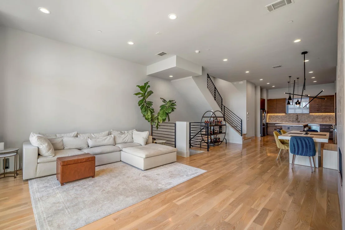 Photo of 405 Detering Street