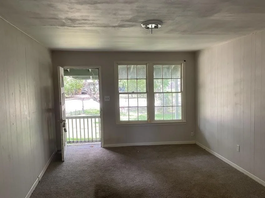 Photo of 621 W 7th Street