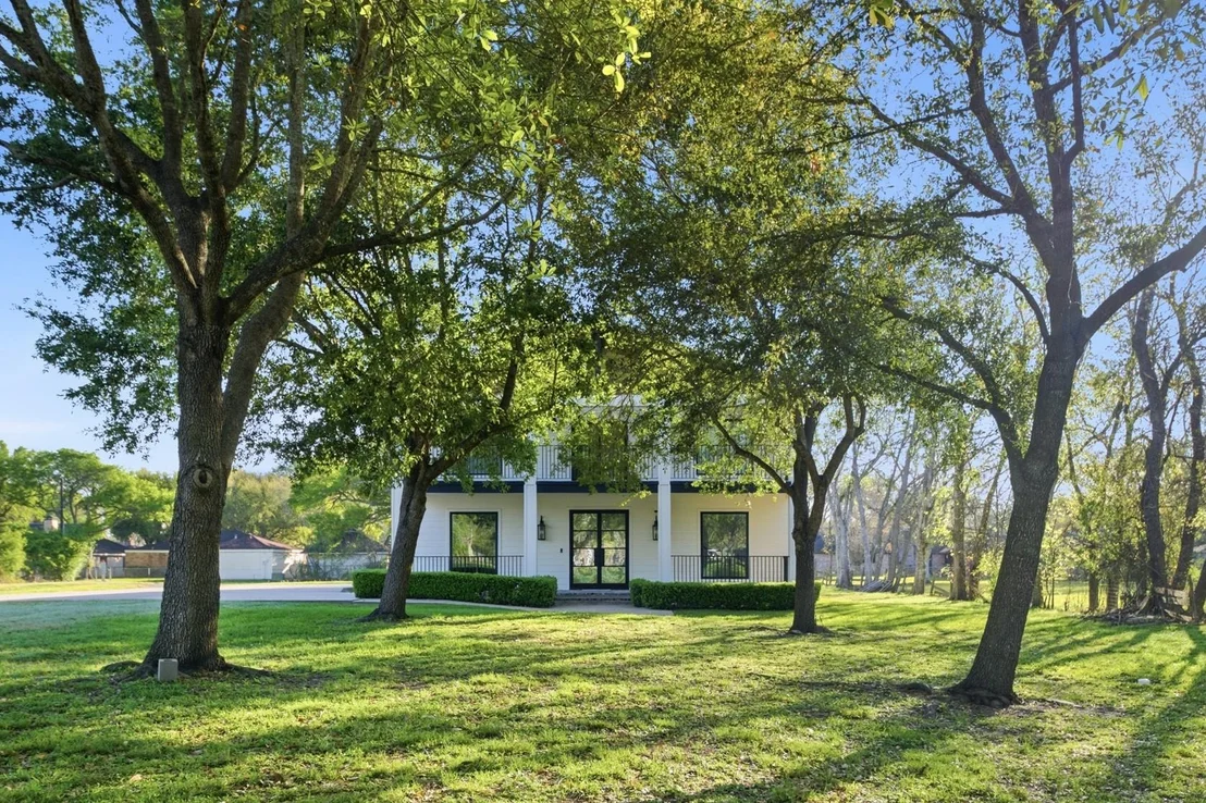 Photo of 1905 Dowling Drive