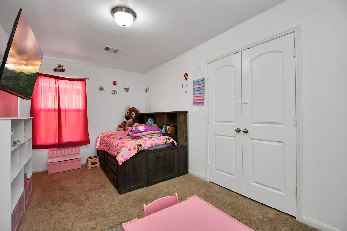 Photo of 985 Lake View Circle W