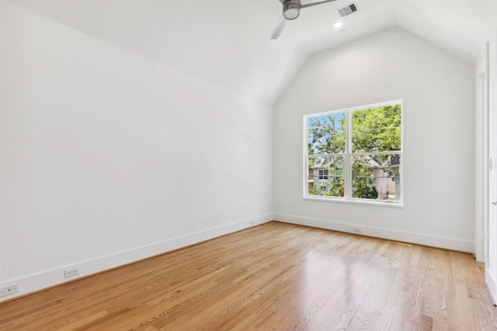 Photo of 5216 Chestnut Street