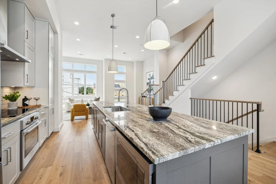 Photo of 2117 Emancipation Avenue