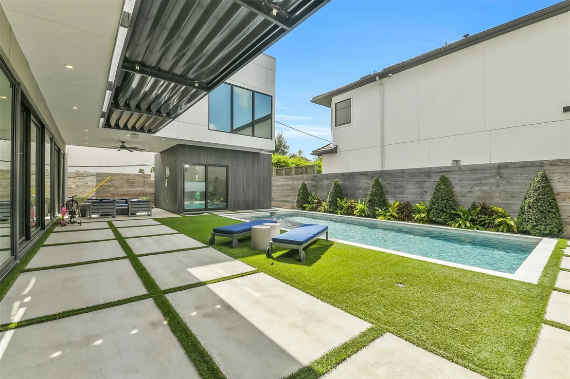 Photo of 3003 Virginia Street