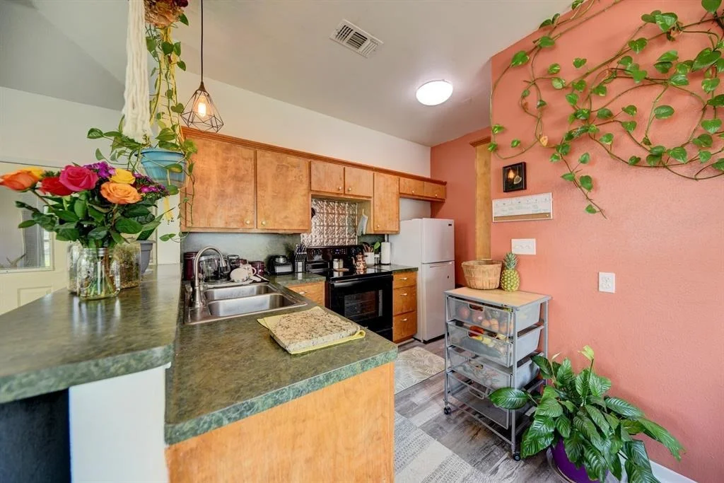 Photo of 213 N Austin Street