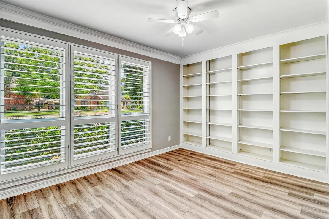 Photo of 24818 Lakebriar Drive