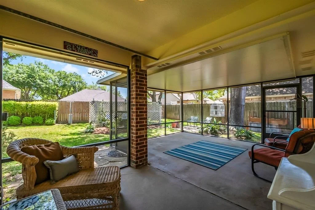 Photo of 5341 Lakeshore Drive