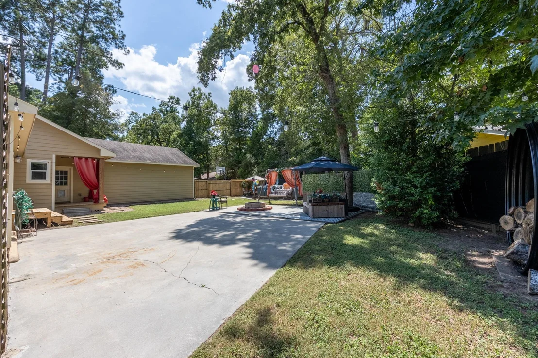 Photo of 10048 Crescent Drive
