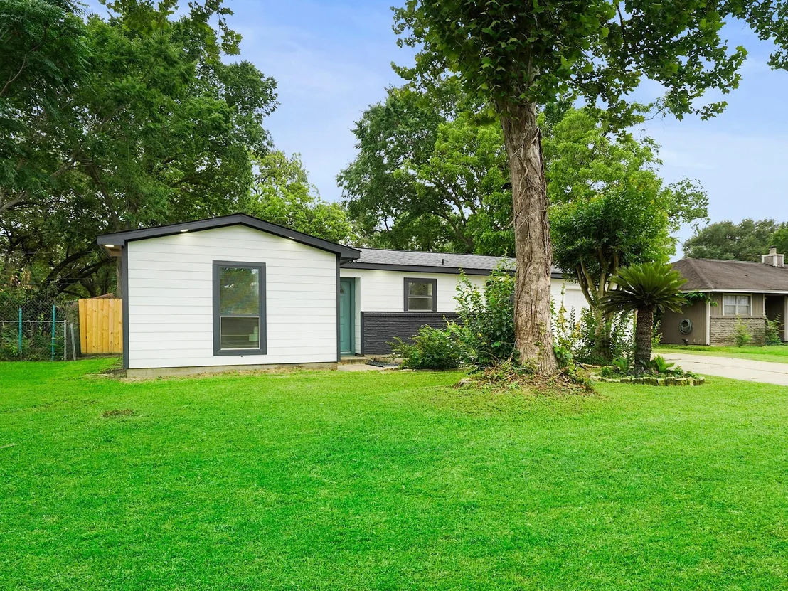 Photo of 5203 Brookmeade Drive