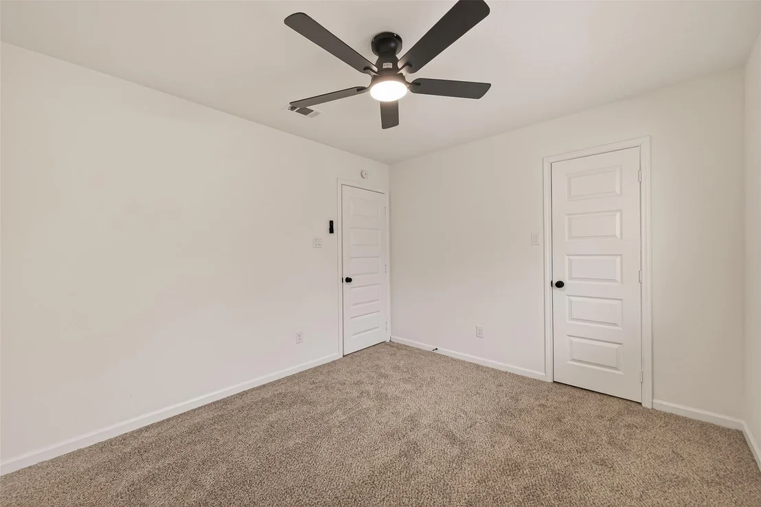 Photo of 2915 Whispering Springs Dr