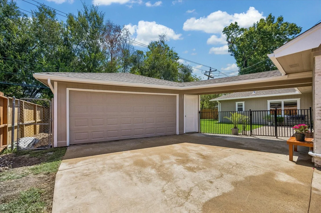 Photo of 607 Blue Willow Drive