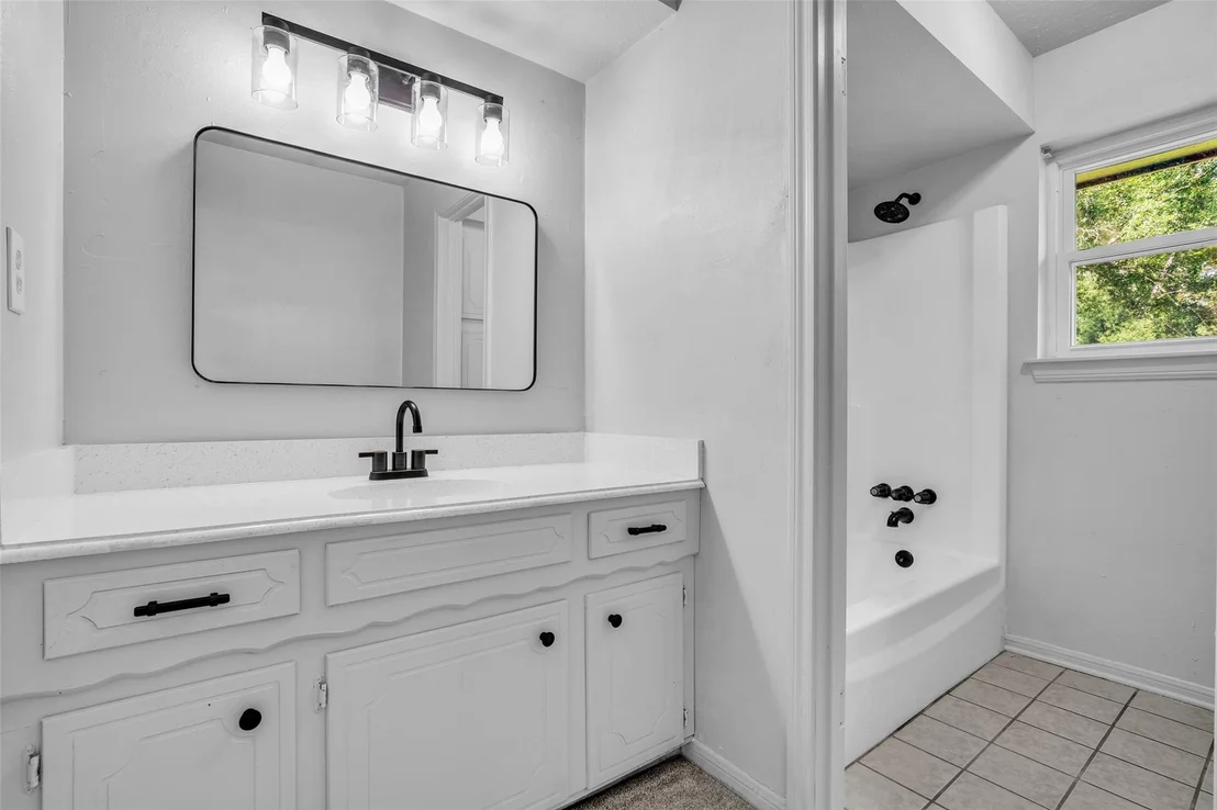 Photo of 20472 Lakeside Drive