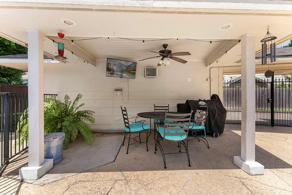 Photo of 618 Brook Hollow Drive