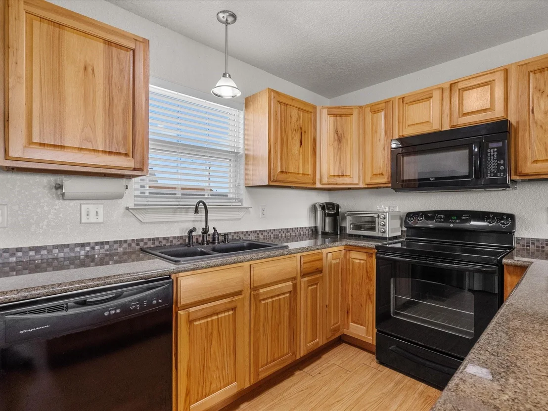 Photo of 1206 Middle Drive W
