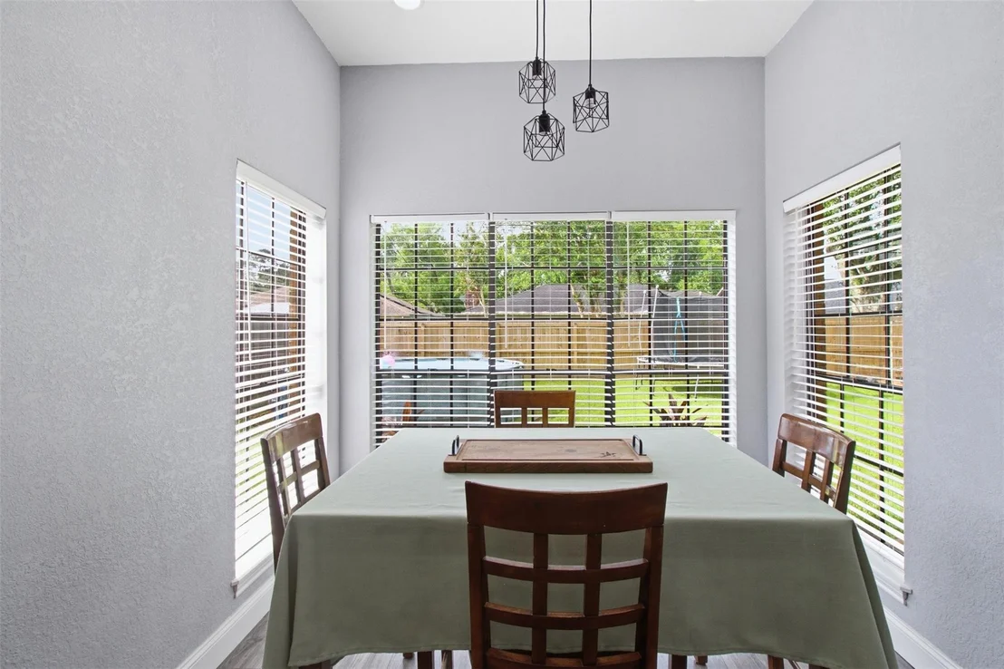 Photo of 712 Manor Drive