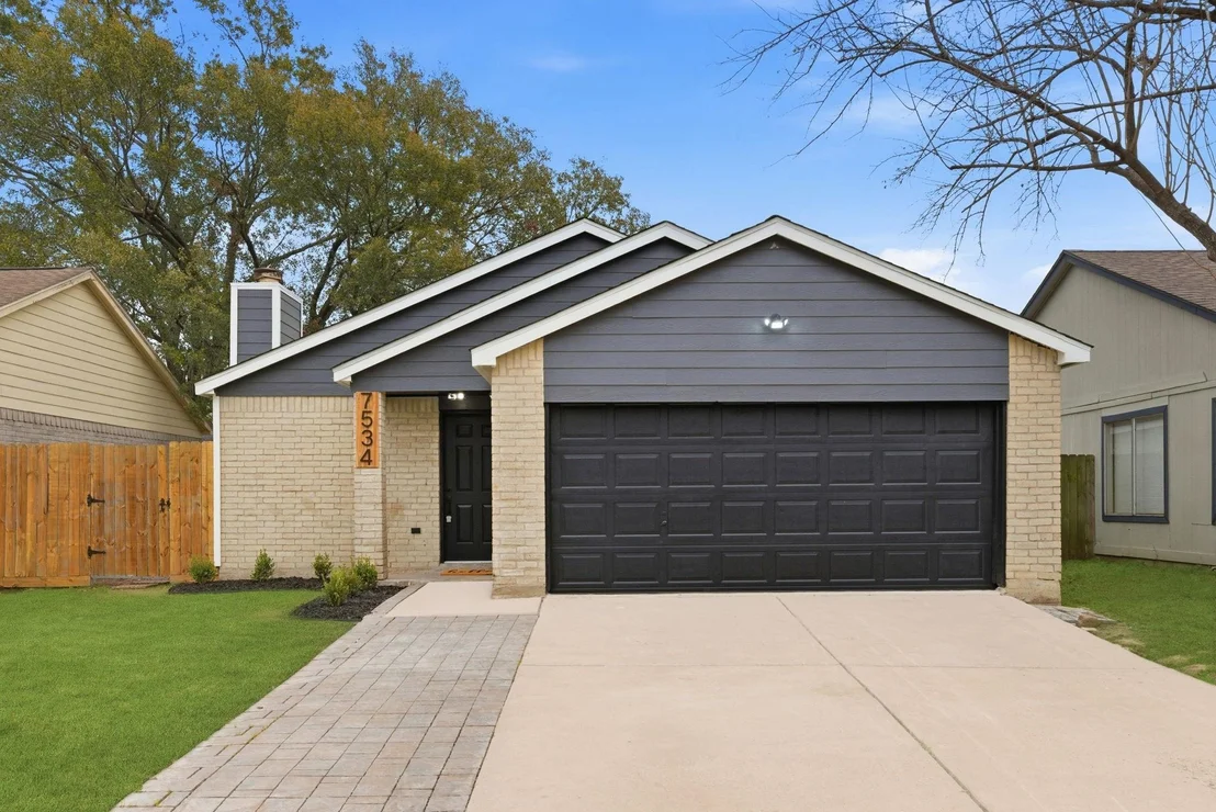 Photo of 7534 Shaddock Drive