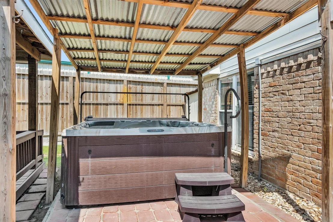 Photo of 8231 Glencliffe Lane