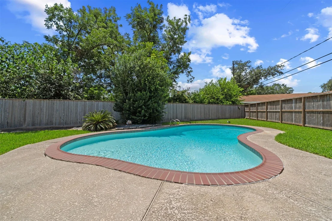 Photo of 5826 Spruce Forest Drive