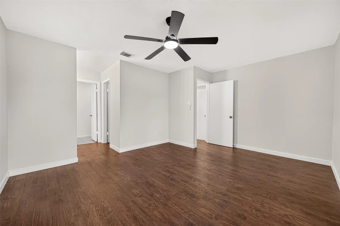 Photo of 9523 Riverside Lodge Drive