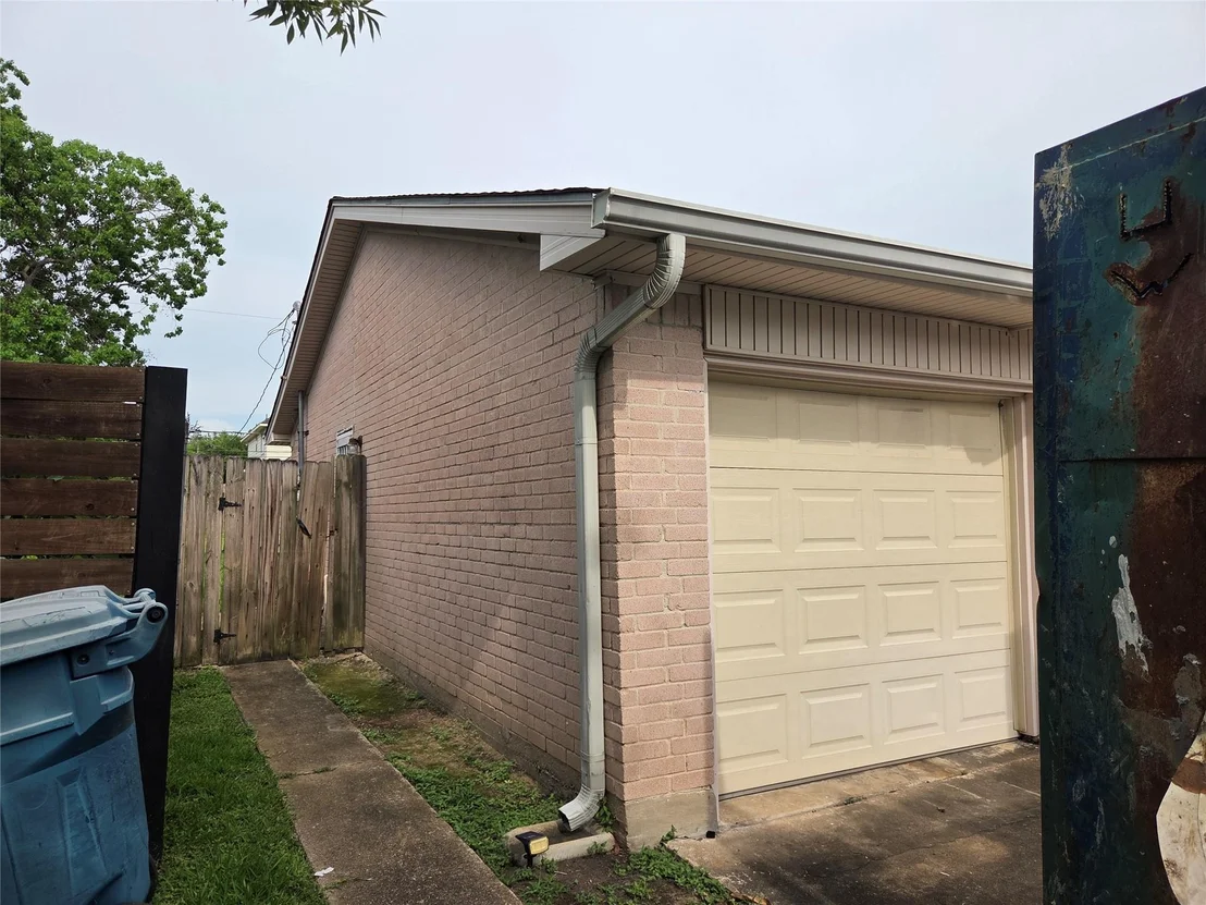 Photo of 14423 Waterloo Drive