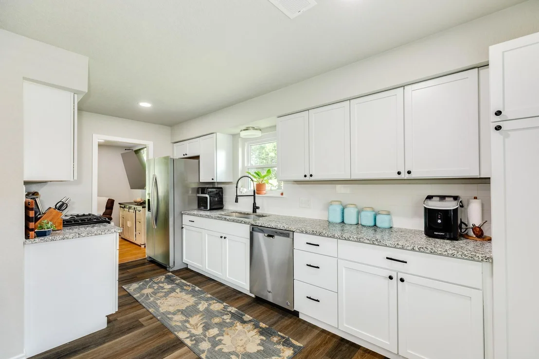 Photo of 811 Loggins Drive