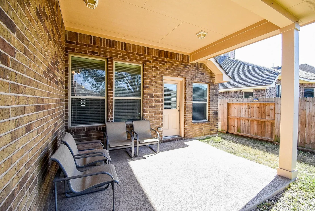 Photo of 435 Cascade Oaks Lane