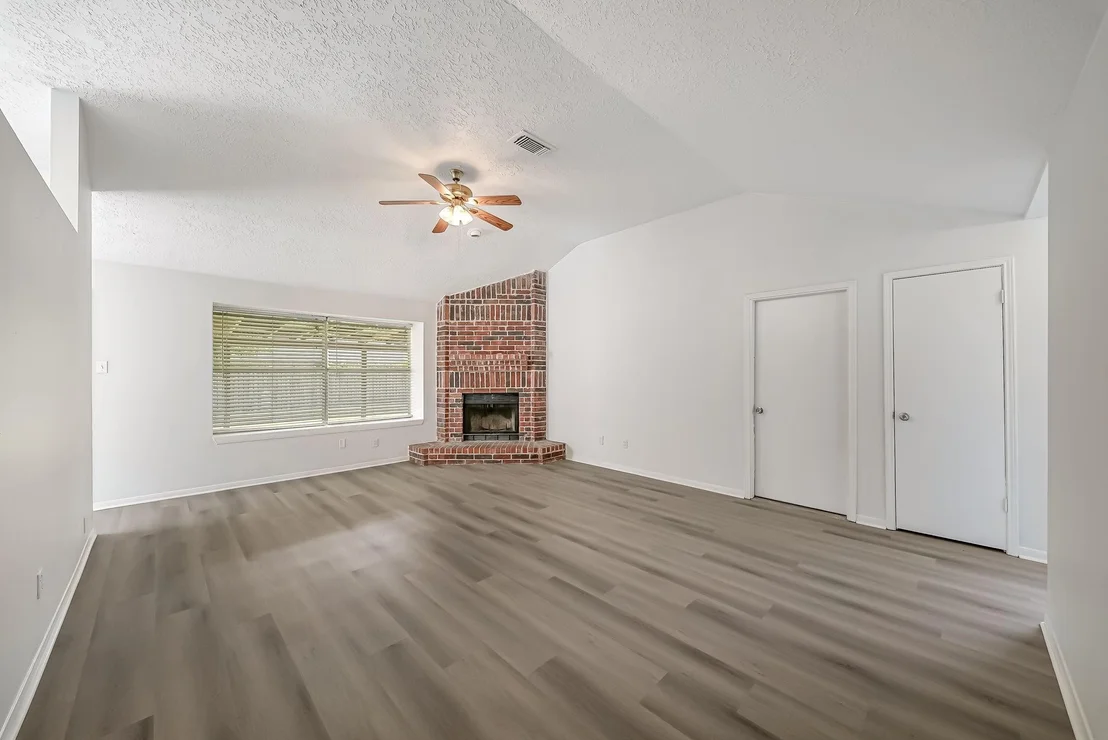 Photo of 16897 Blue Jay Street