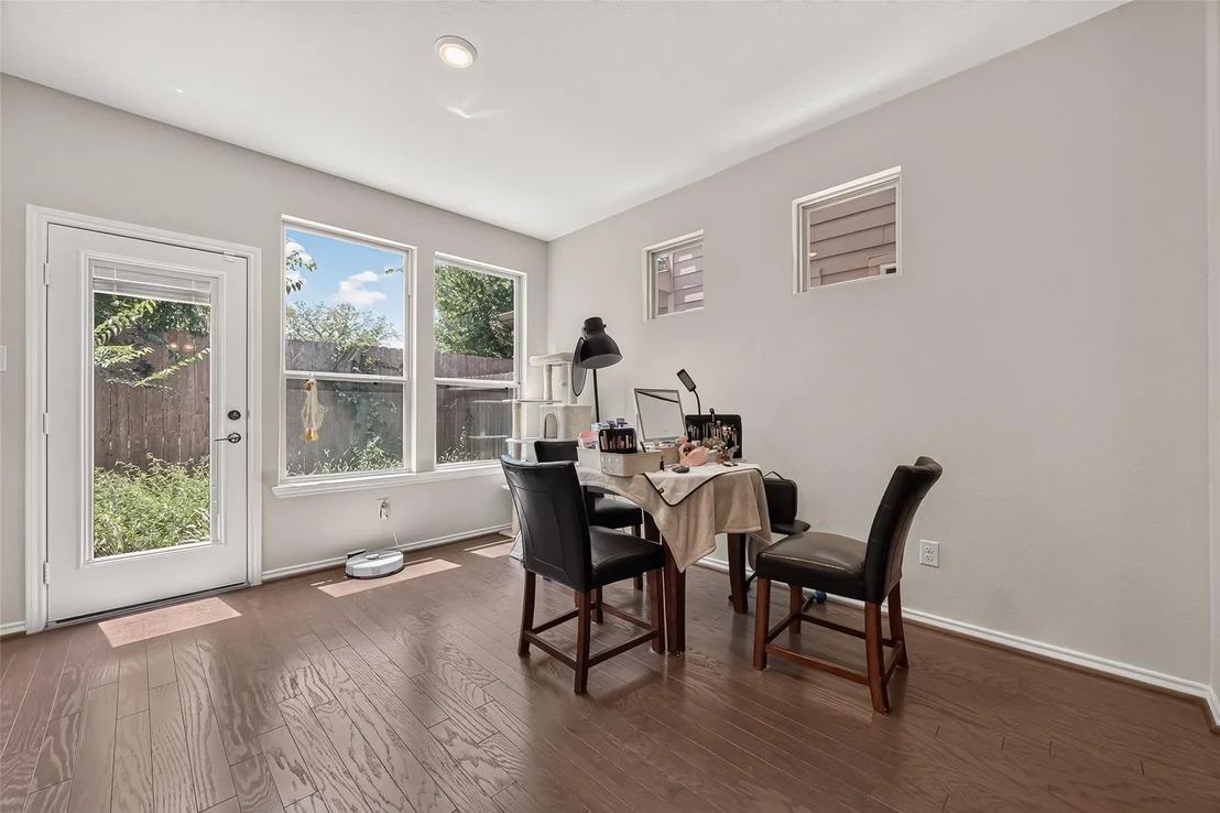Photo of 8659 Cedardale Park Drive
