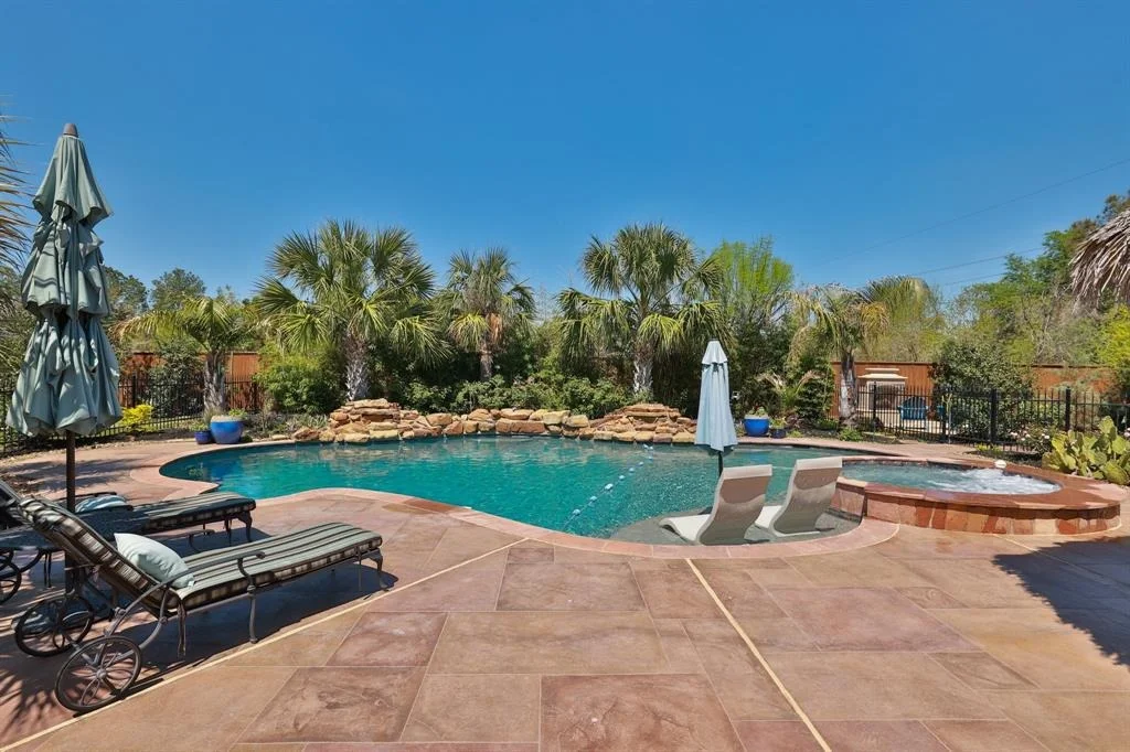 Photo of 6 White Meadow Court