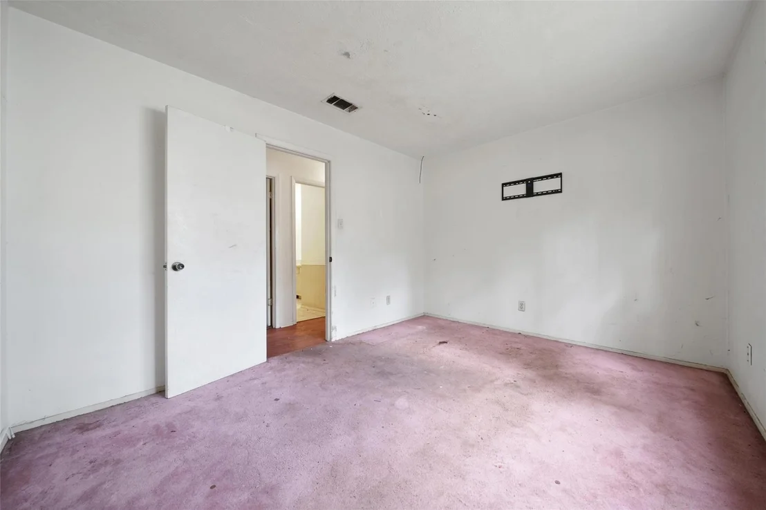 Photo of 103 E Wavy Oak Circle