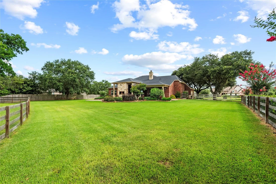 Photo of 32707 Westminster Drive