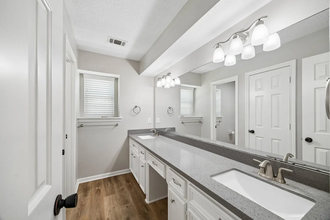 Photo of 2906 Eagle Creek Drive