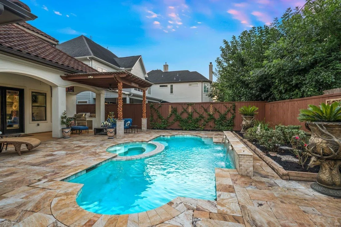 Photo of 1226 Chippendale Road
