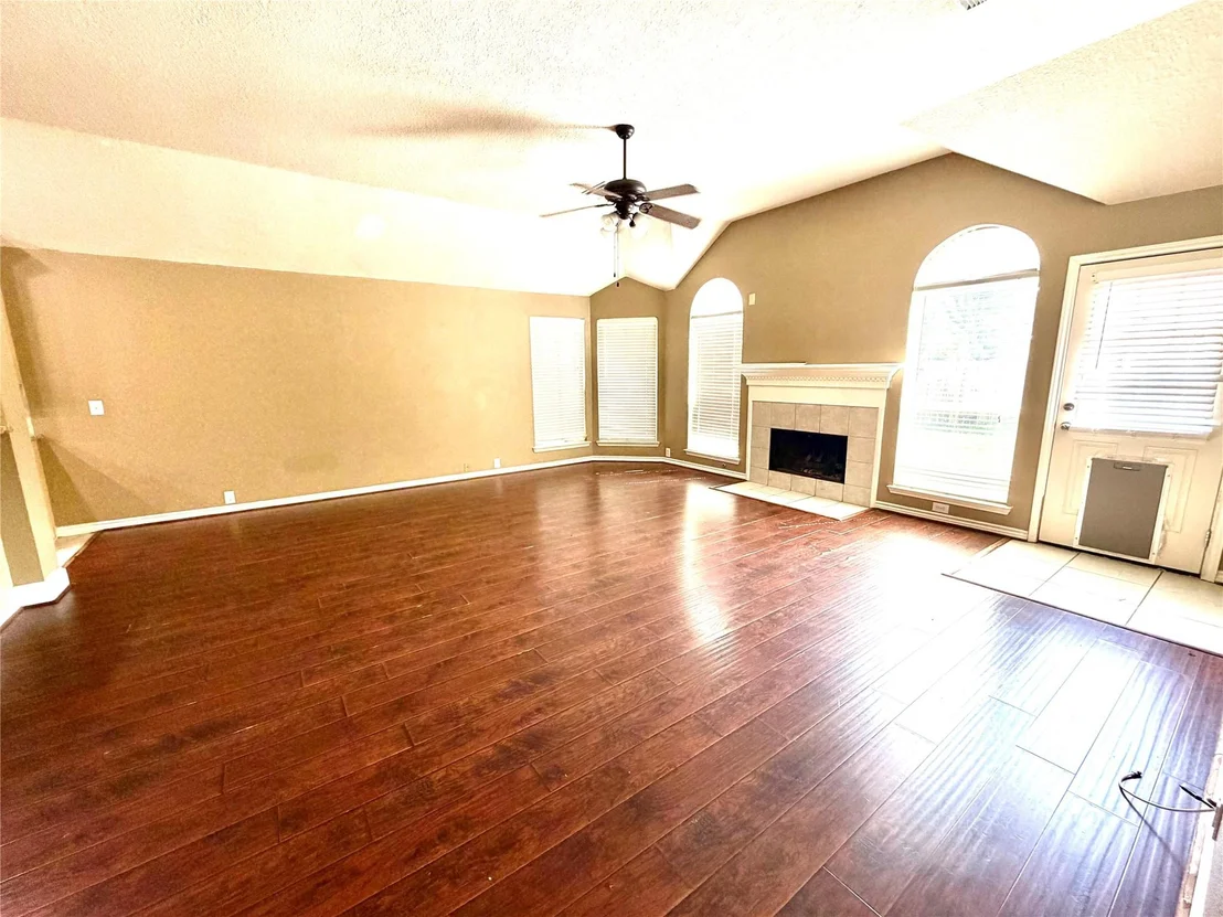 Photo of 4914 Surrey Park Circle