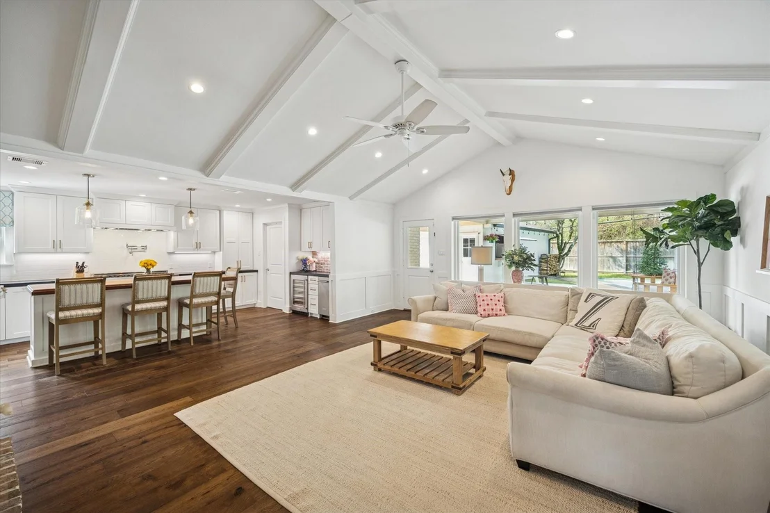 Photo of 1210 Briarbrook Drive