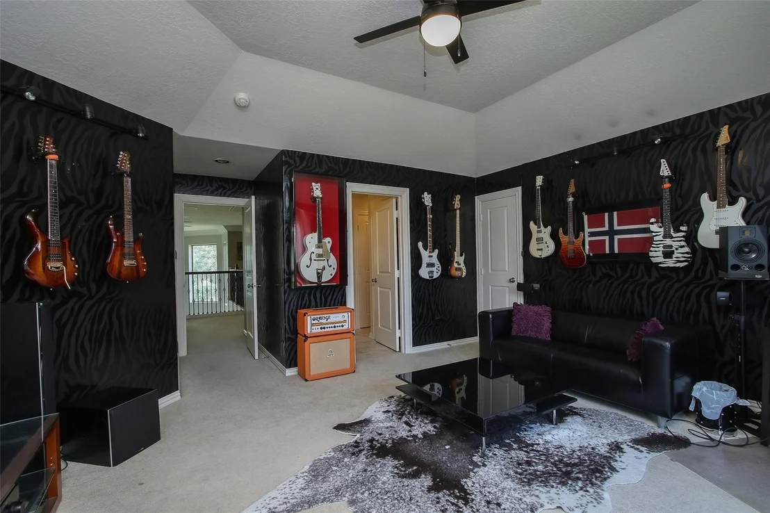Photo of 15711 Lake Iris Drive