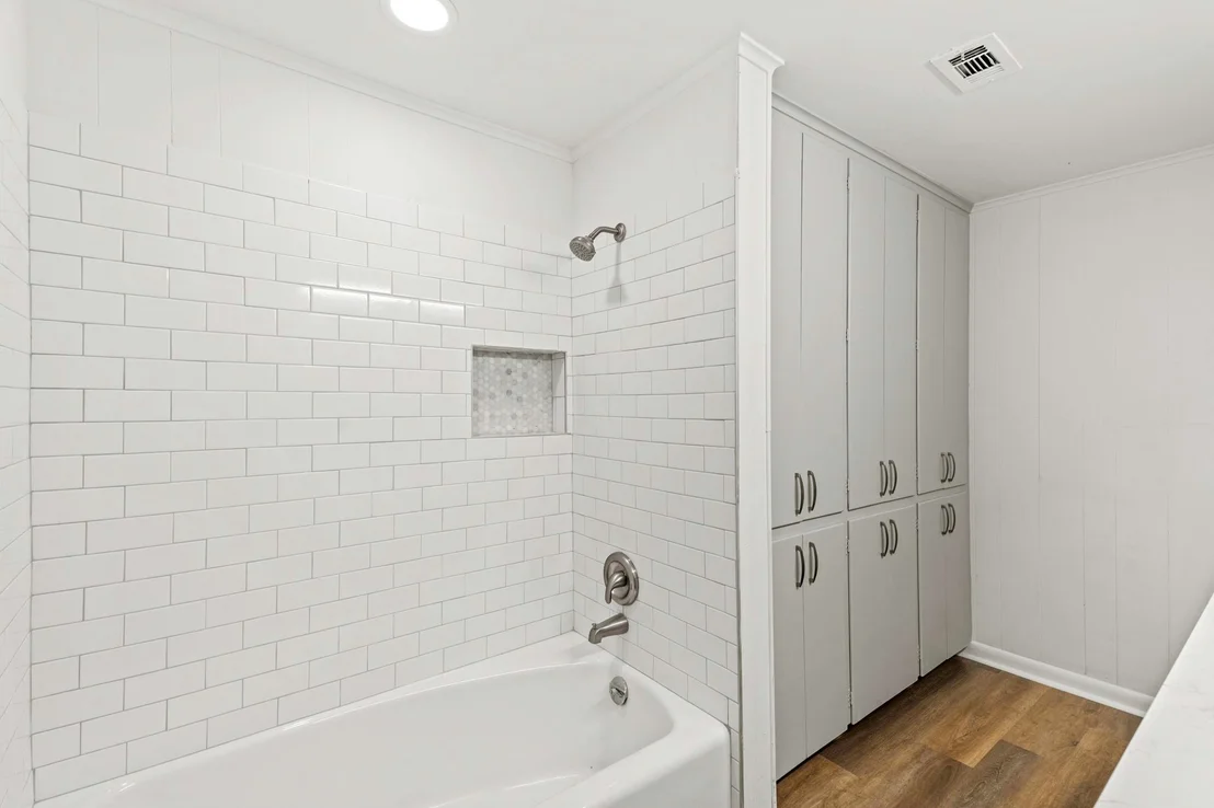 Photo of 2606 Long Lane