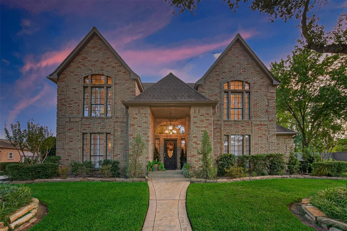 Photo of 5911 Springton Lane