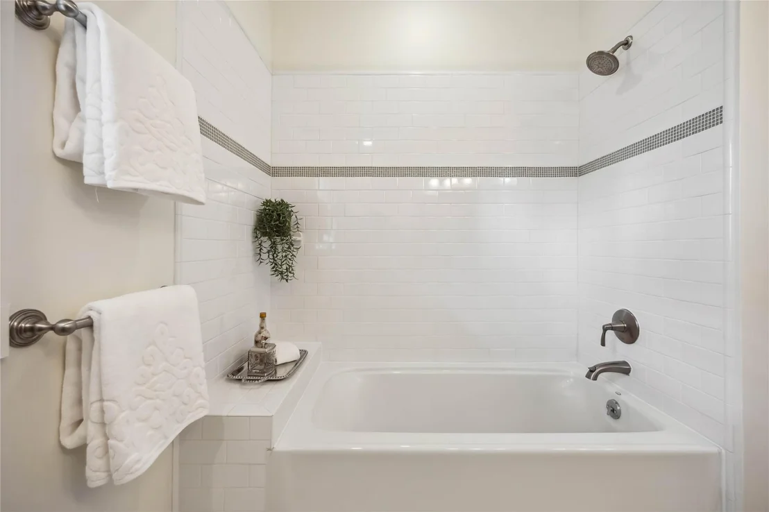 Photo of 2621 Morrison Street