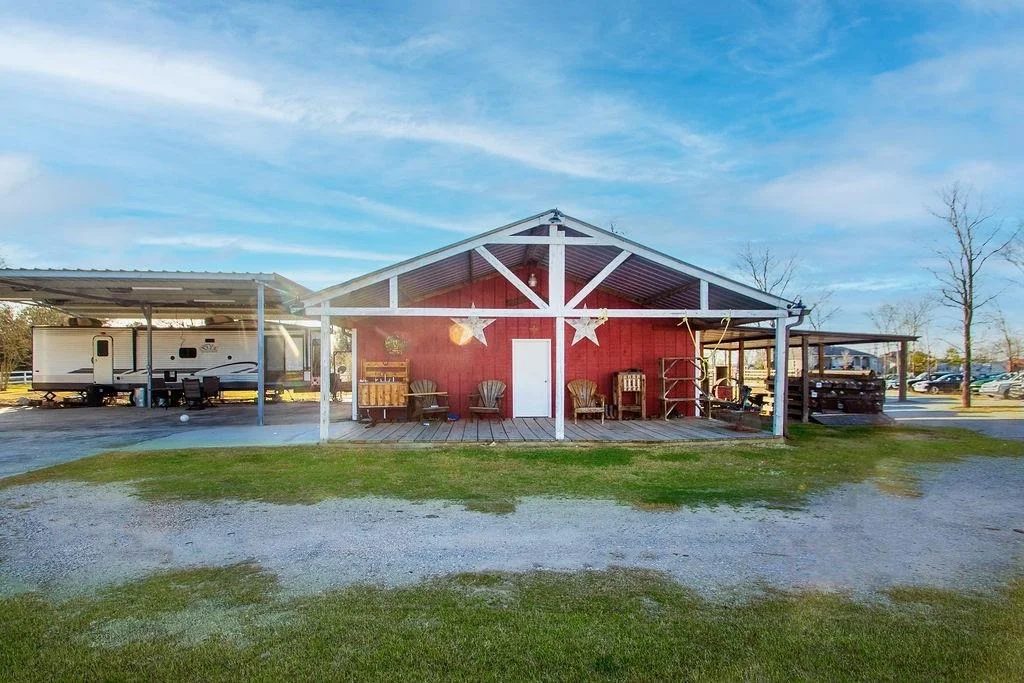 Photo of 2827 Louis Road