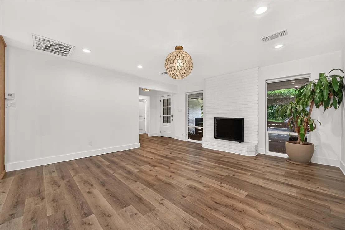 Photo of 10819 Oasis Drive