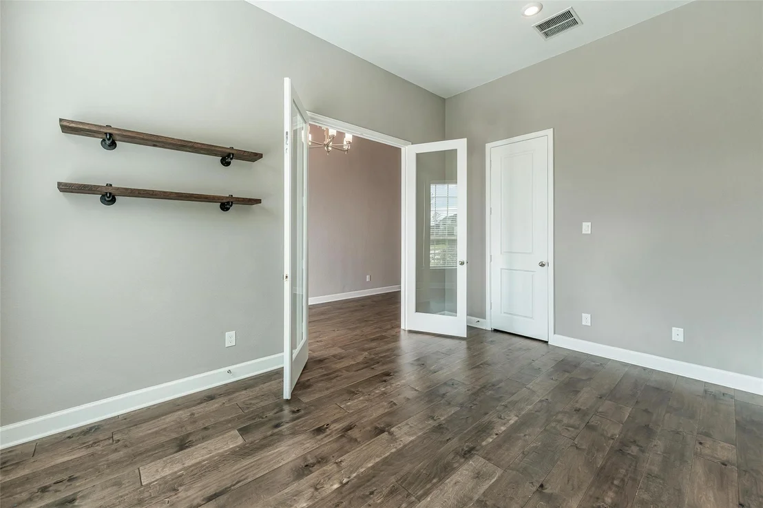 Photo of 1050 Groveton Ridge Lane