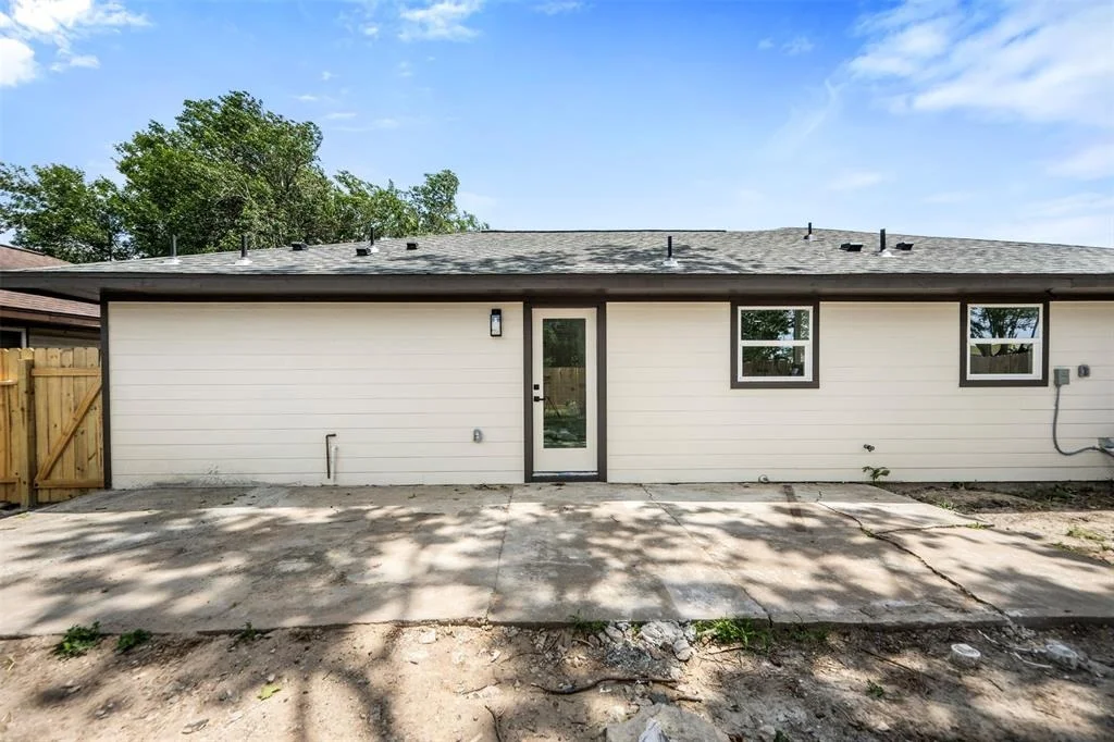 Photo of 1502 Glenmore Drive