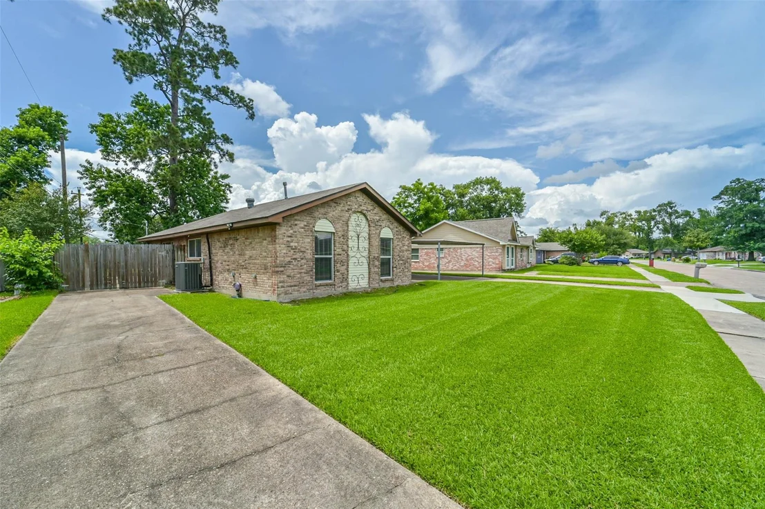 Photo of 7903 Parkglen Drive