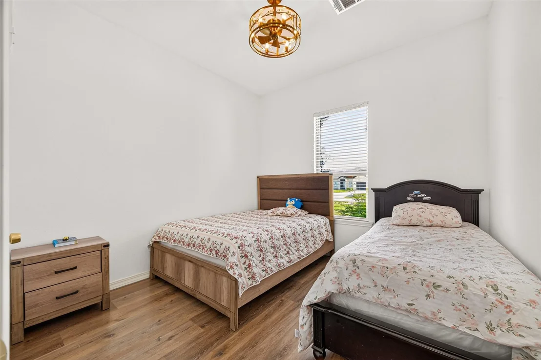 Photo of 1129 Peter Pine Street