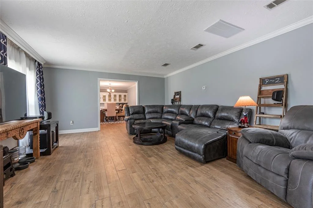 Photo of 1050 Royal Oak Drive