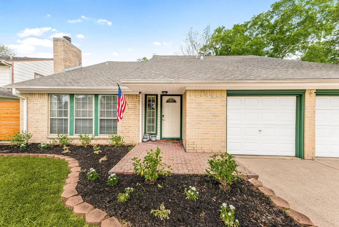 Photo of 505 Lochnell Drive
